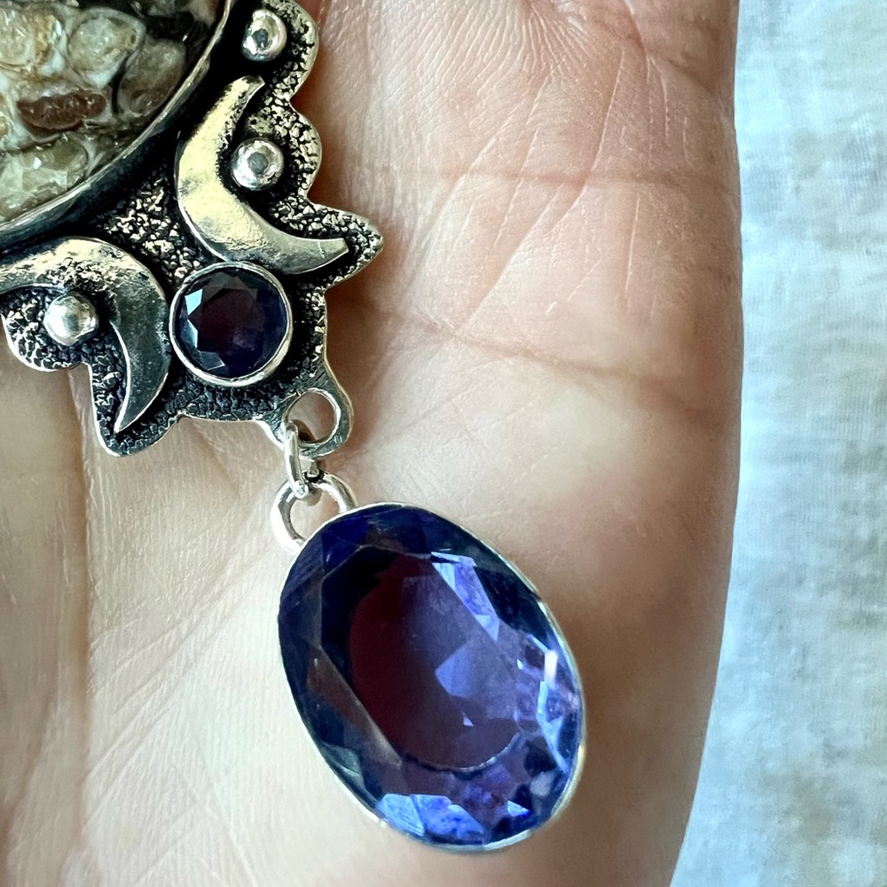 925 WOW WOW! Turitella Fossil Luna Moon Necklace - Picture 9 of 11
